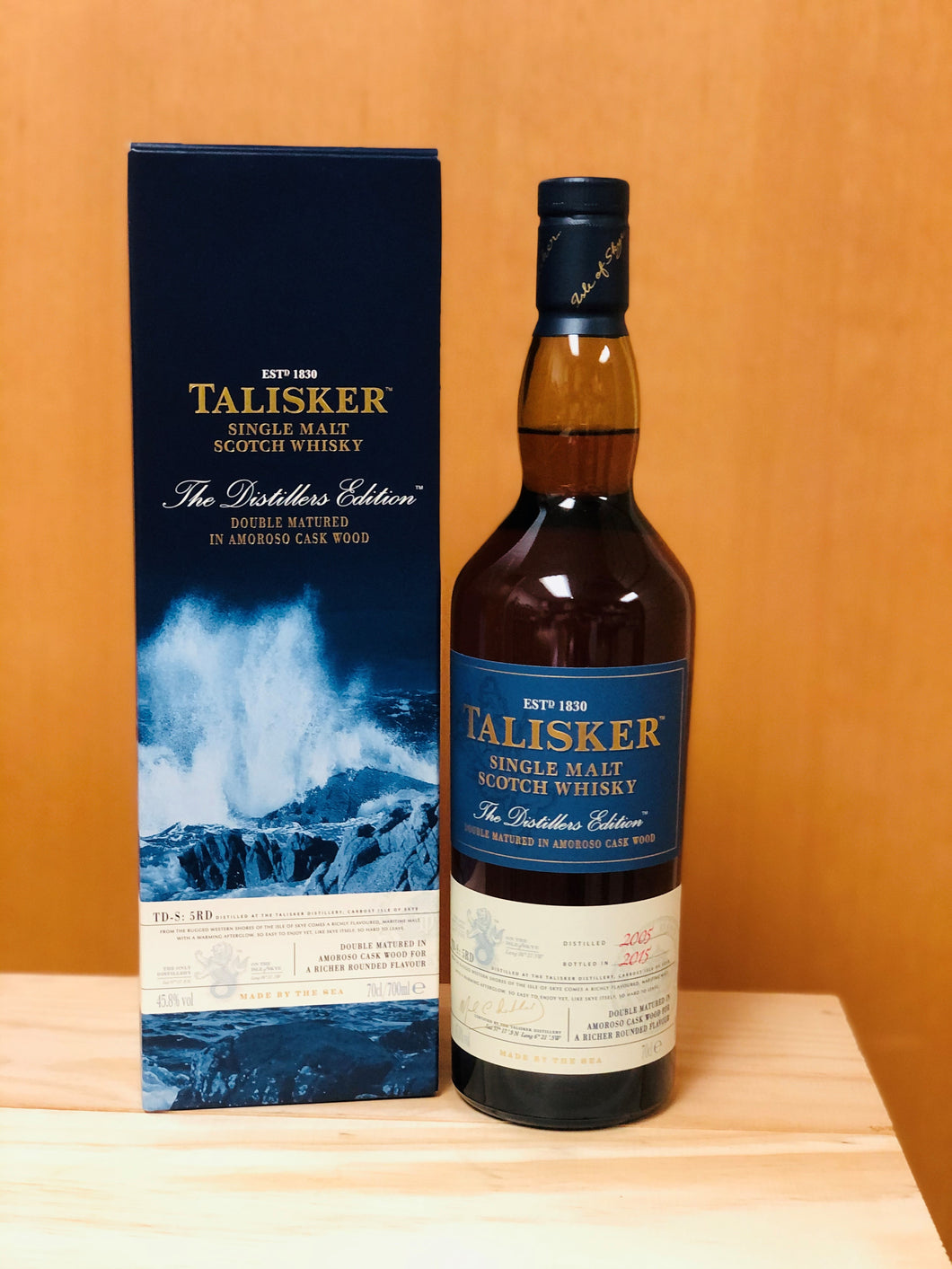 Talisker Distillers Edition Double Matured Amoroso Sherry Cask Wood Single Malt Scotch Whisky,Isle of Skye, Scotland 2005-2015